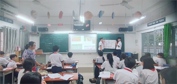 Nhóm GDCD thực hiện chuyên đề cấp trường: Ứng dụng trí tuệ nhân tạo (AI) trong dạy học môn GDCD lớp 8.